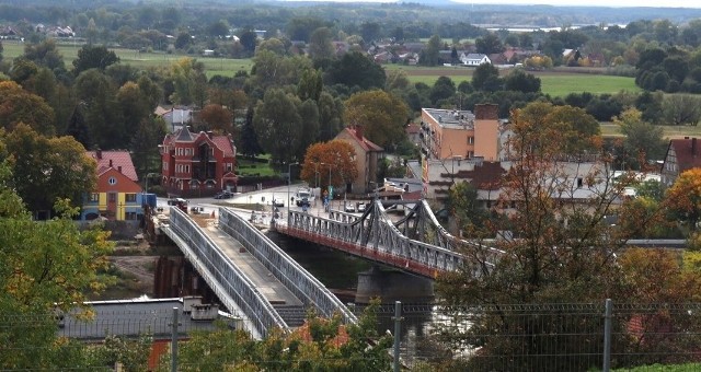 Mieszkańcy Krosna Odrzańskiego zastanawiają się co stanie się z mostem tymczasowym po zakończeniu inwestycji.