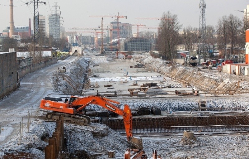 Dworzec Łódź Fabryczna i trasa W-Z. Pusto na budowach [zdjęcia]