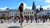 Nowy Sącz. Na nowosądeckim rynku tańczyły tłumy młodzieży. Sądeczanie włączyli się w akcję Jerusalem Dance Challenge [ZDJĘCIA, WIDEO]
