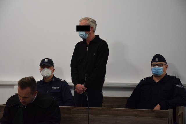 W piątek, 3 grudnia, sąd w Kaliszu przedłużył areszt podejrzanemu Mateuszowi J. o kolejne dwa miesiące, do 3 lutego 2022 roku. Proces zmierza ku końcowi, a obrońca wniósł o uchylenie aresztu.