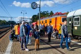 Darmowa wystawa zabytkowych pociągów i samochodów w Leśnicy. Będzie oprowadzanie z przewodnikiem!