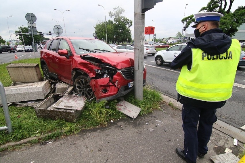 Duże skrzyżowanie we Wrocławiu bez świateł przez cały weekend