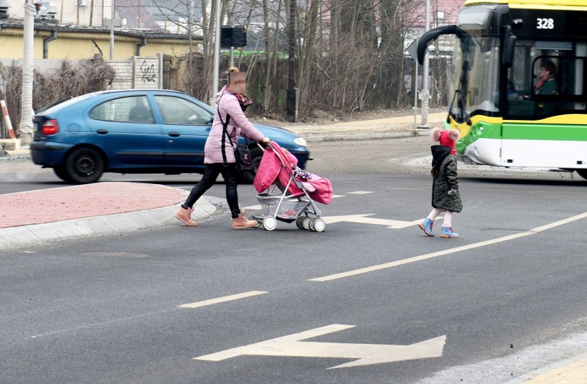 Trasa Aglomeracyjna w Zielonej Górze: kiedy przy ul. Dąbrowskiego wreszcie będzie przejście dla pieszych? [WIDEO, ZDJĘCIA]