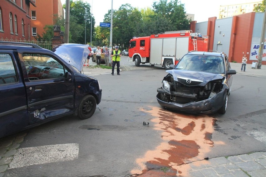 Wypadek na Kraszewskiego. Jedna osoba ranna