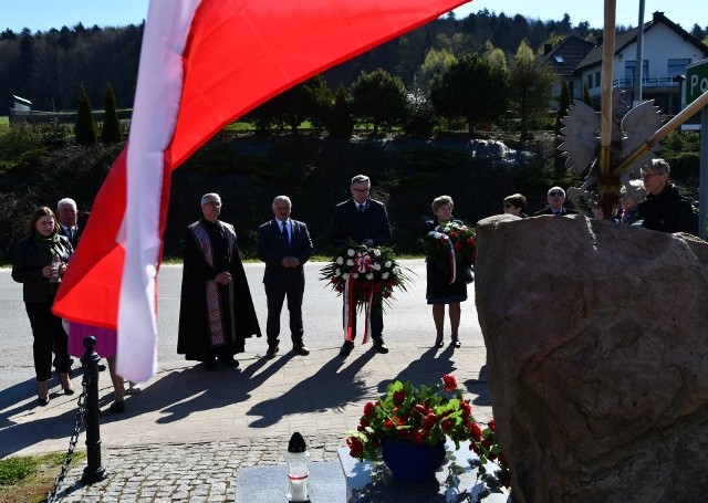 80. rocznica pacyfikacji wsi Huta Szklana w gminie Bieliny. Mieszkańcy gminy oddali hołd ofiarom bestialskiego mordu.