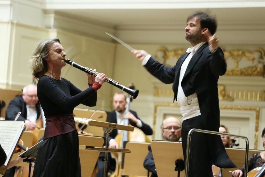 Łukasz Borowicz, Sabine Meyer i Orkiestra Filharmonii...