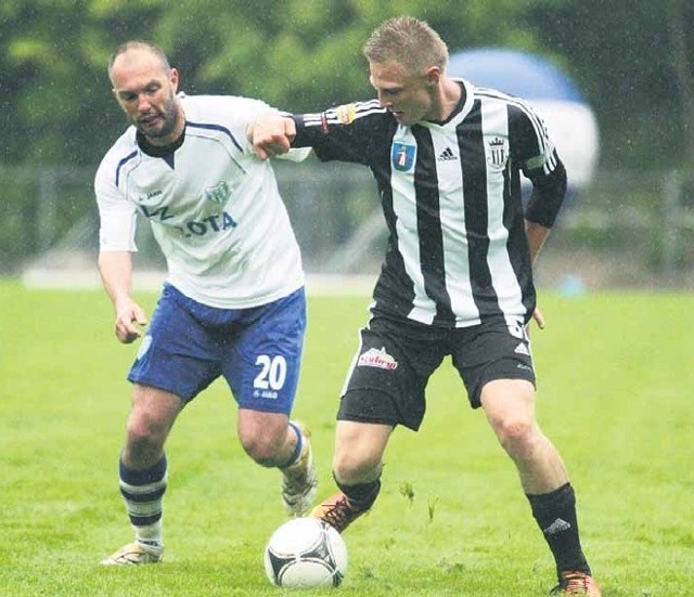 Ensar Arifović (z lewej) zdobył dwie bramki w pucharowym meczu z Sandecją (2:4). Są to jego jedyne gole strzelone w tym sezonie.