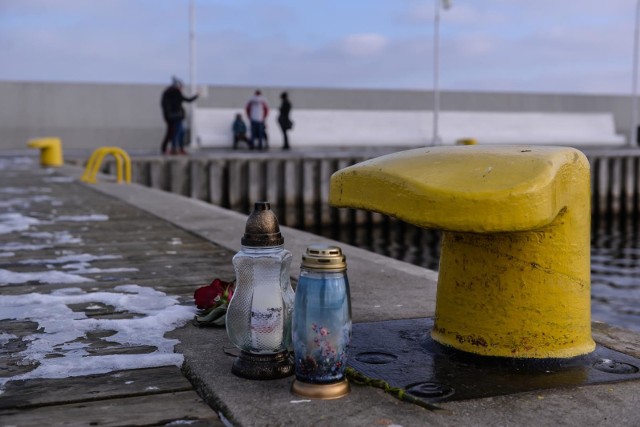 Zarówno w Polsce, jak i za granicą, nadbrzeża portowe i w marinach nie są ogradzane