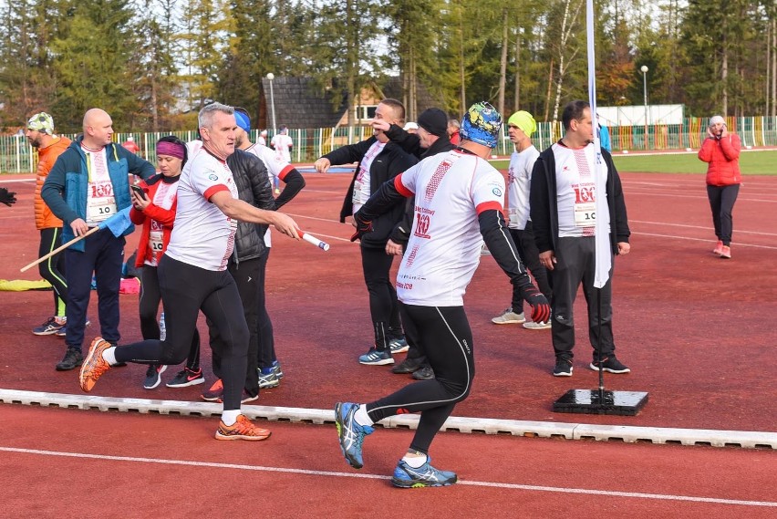 Zakopane. Pobiegli na 100 kilometrów na 100 lat niepodległości [ZDJĘCIA]