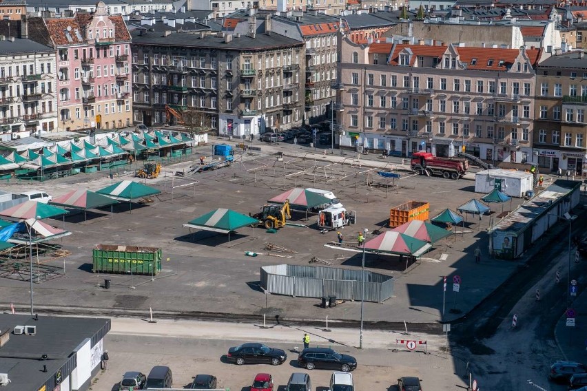 Na rynku Łazarskim trwają prace związane z jego przebudową....