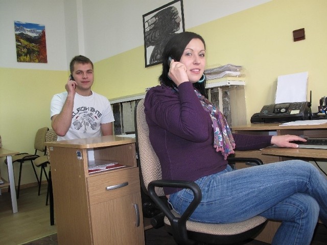 Od kilku dni w Mielcu działa specjalny telefon dla ofiar wypadków i ich rodzin. Pod telefonem dyżurują Łukasz Krycia i Elwira Przybyl. 