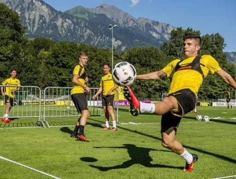 Borussia kupiła pagórek za boiskiem? 326 tys. euro za słynne "wzgórze szpiegów"