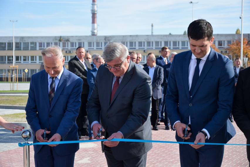 Wielki parking w Tarnobrzegu - Machowie już otwarty. Agencja Rozwoju Przemysłu zainwestowała ponad 4 miliony w poprawę warunków (ZDJĘCIA)
