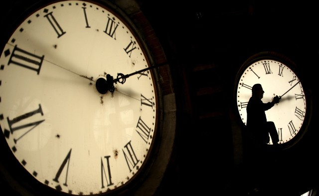 ZMIANA CZASU 2017] [CZAS ZIMOWY] Nie dla zmiany czasu? Dlaczego wciąż  musimy przestawiać zegarki | Polska Times