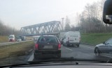 Wypadek na autostradzie A4. W Katowicach TIR zderzył się z samochodem osobowym. Korek ma 5 km długości