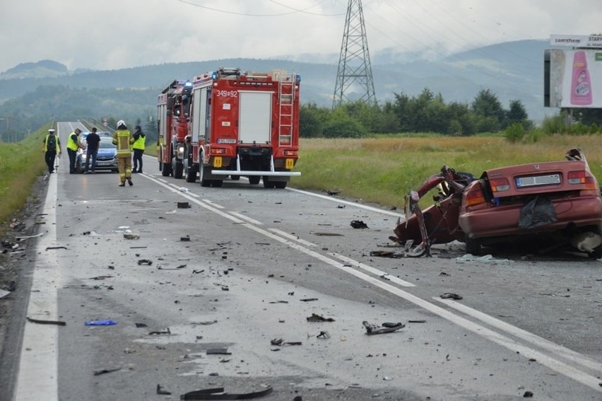 Stary Sącz wypadek. W zderzeniu samochodu ciężarowego z osobowym zginęła jedna osoba