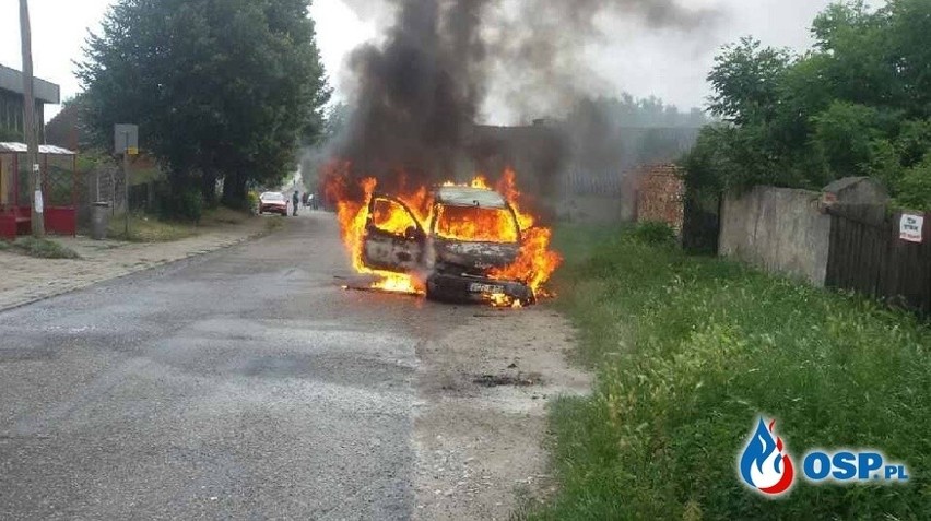 Pożar auta w miejscowości Przyjezierze