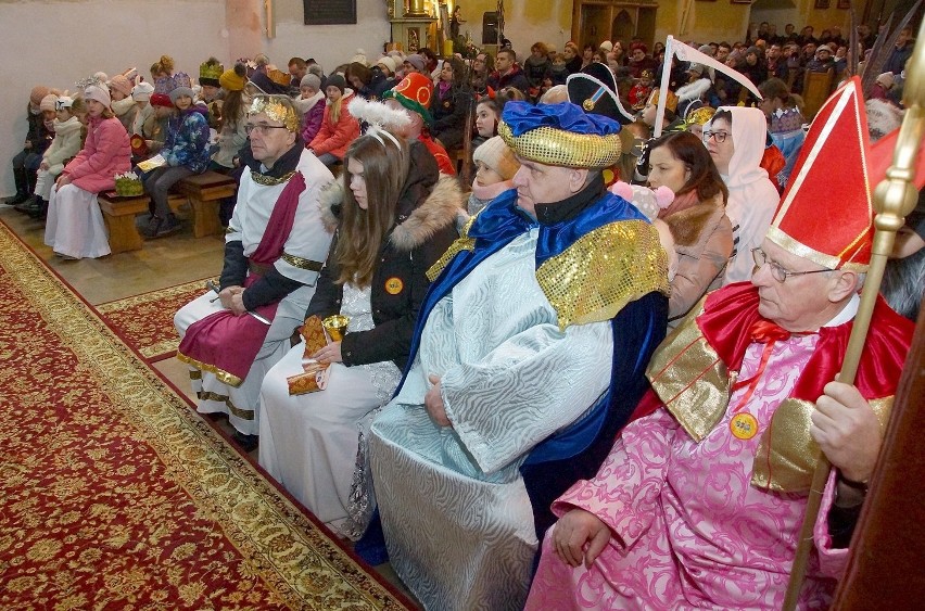 Trzej Królowie przybyli do Kazimierzy Wielkiej. Był także piękny musical bożonarodzeniowy [ZDJĘCIA]