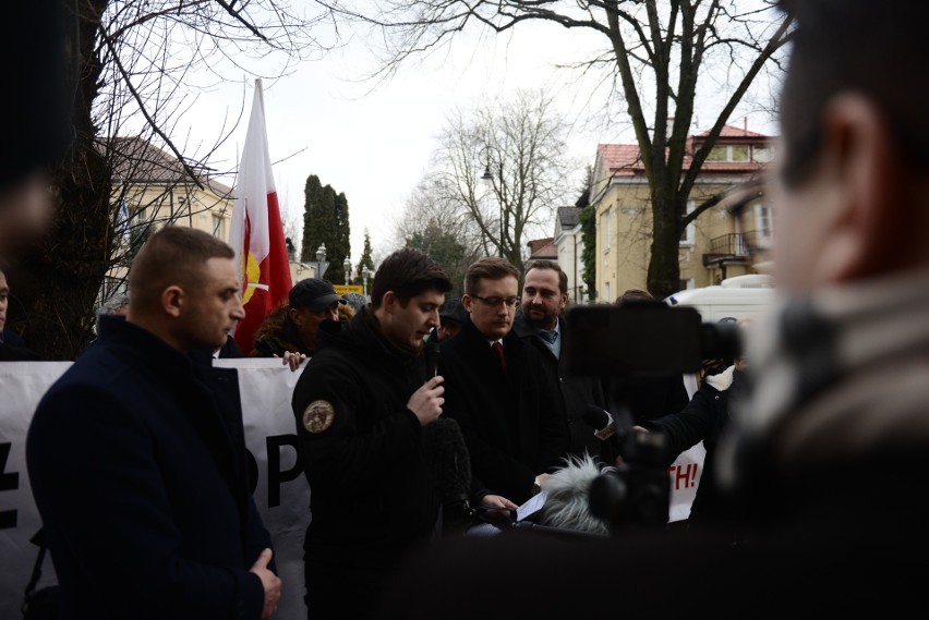 Protest pod ambasadą Izraela. Narodowcy sprzeciwiali się słowom Benjamina Netanjahu [ZDJĘCIA]