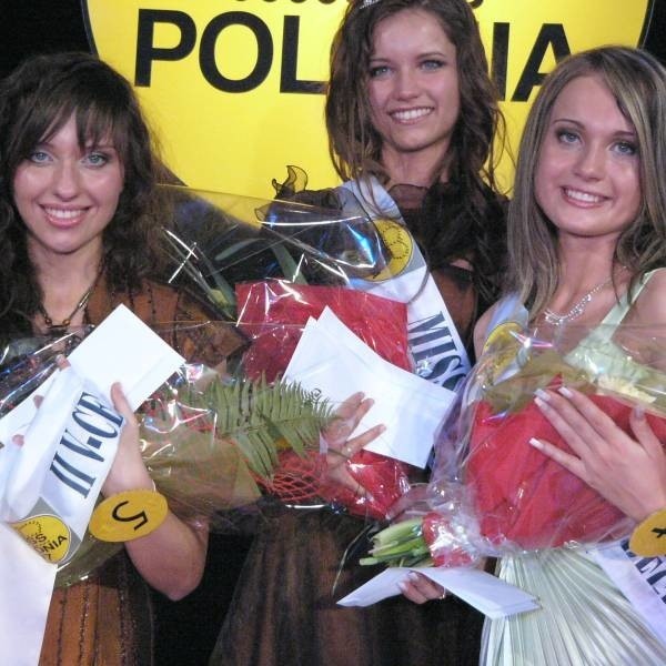 Trzy najpiękniejsze dziewczyny regionu jędrzejowsko-włoszczowskiego: (od lewej) Paulina Polit (II Wicemiss), Kalina Skowronek (Miss Regionu), Barbara Krawczyk (I Wicemiss).