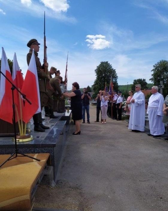 Pow. ostrowski. 100. rocznica walk 201 Ochotniczego Pułku Piechoty pod Paprocią i Pęchratką. Zdjęcia