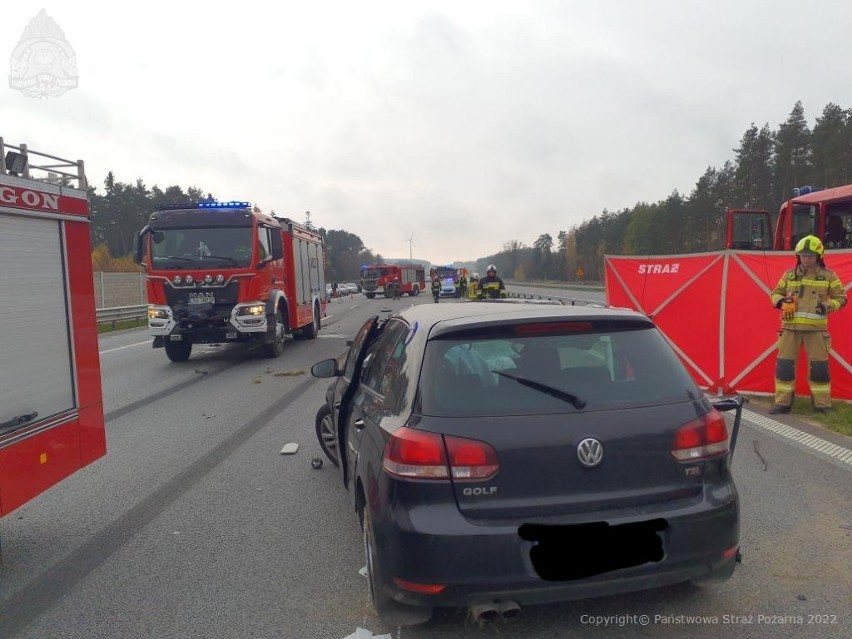 Śmiertelny wypadek na autostradzie A1 między Radomskiem a Kamieńskiem. Informacje policji 1.11.2022