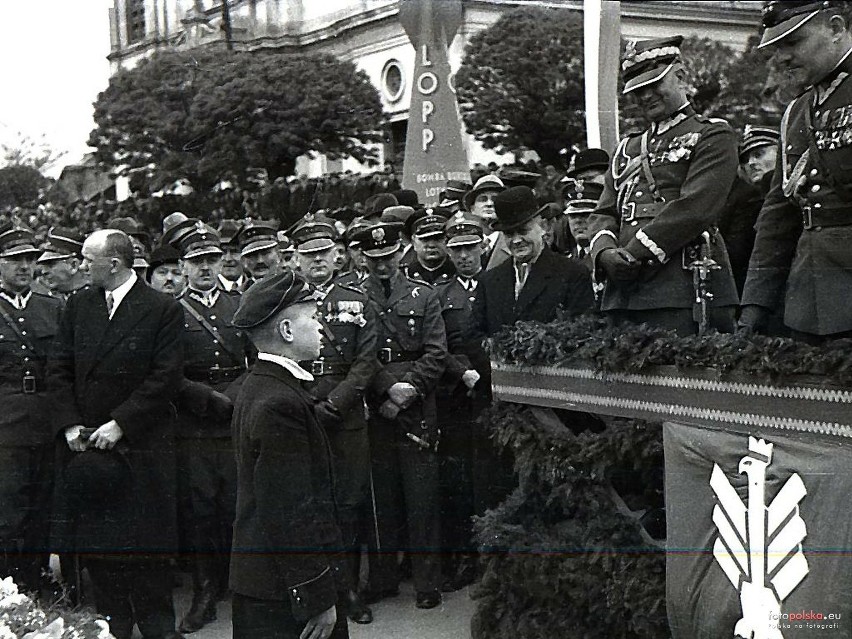 21 maja 1939 podczas defilady na pl. 3 Maja w Radomsku płk....