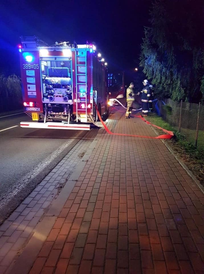 Pożar w Baranowie Sandomierskim. W ogniu budynek gospodarczy. To podpalenie? [ZDJĘCIA]