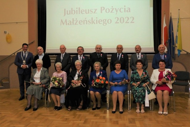 Małżonkowie z terenu gminy Psary świętowali. Przeżyli wspólnie pół wieku, a niektórzy nawet 65 lat. Zobacz kolejne zdjęcia/plansze. Przesuwaj zdjęcia w prawo naciśnij strzałkę lub przycisk NASTĘPNE