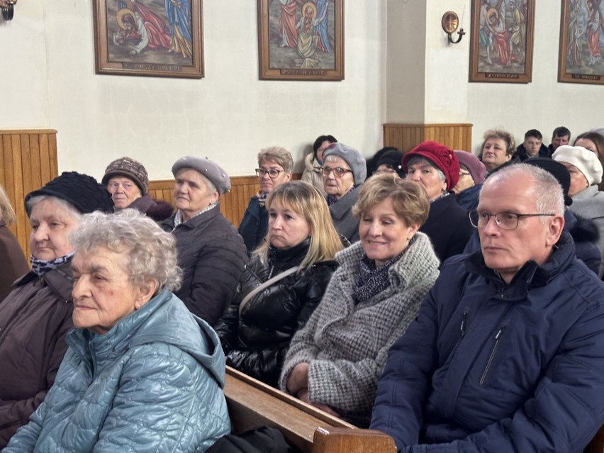 Wielkopostny koncert z cyklu „Cztery Pory Roku” w kościele w Jasieńcu Iłżeckim. Zaśpiewał zespół Gaudeamus