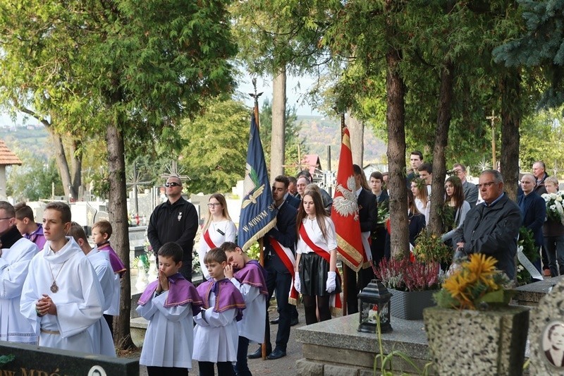 Tęgoborze. Tłum pożegnał 17-letniego Adama [ZDJĘCIA]