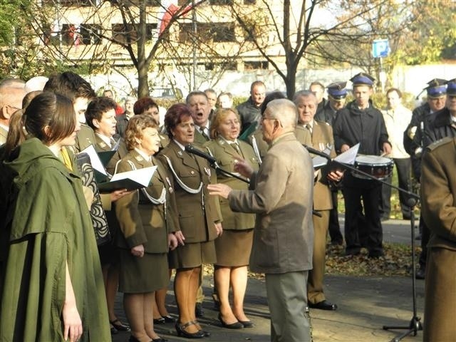 Święto Niepodległości 2014: 11 listopada w Myszkowie oddali hołd poległym [ZDJĘCIA]