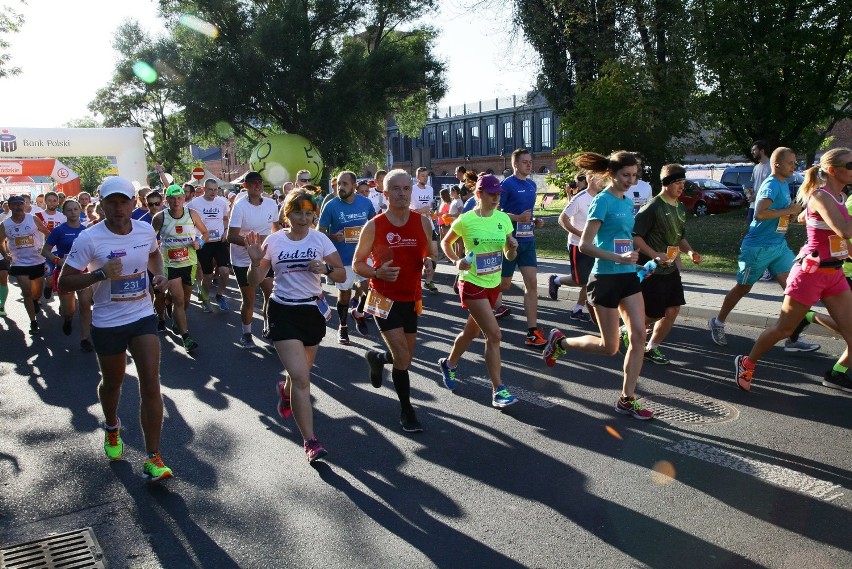 Bieg Fabrykanta 2016. 10 kilometrów szlakiem fabrykanckiej Łodzi [ZDJĘCIA]