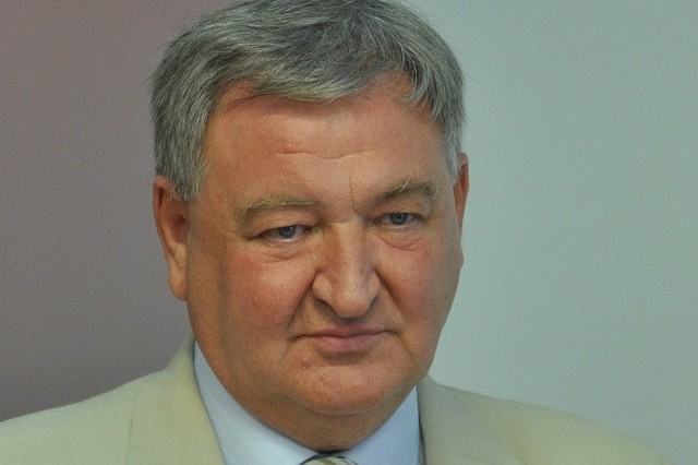Senator PO z okręgu obejmującego zachodnie powiaty Opolszczyzny.