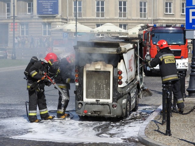 W poniedziałek po godz. 9 na Placu Uniwersyteckim w Białymstoku zapaliła się zamiatarka.
