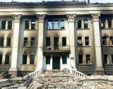 Mariupol: Miejscowe władze podały, ile osób zginęło w zbombardowanym teatrze