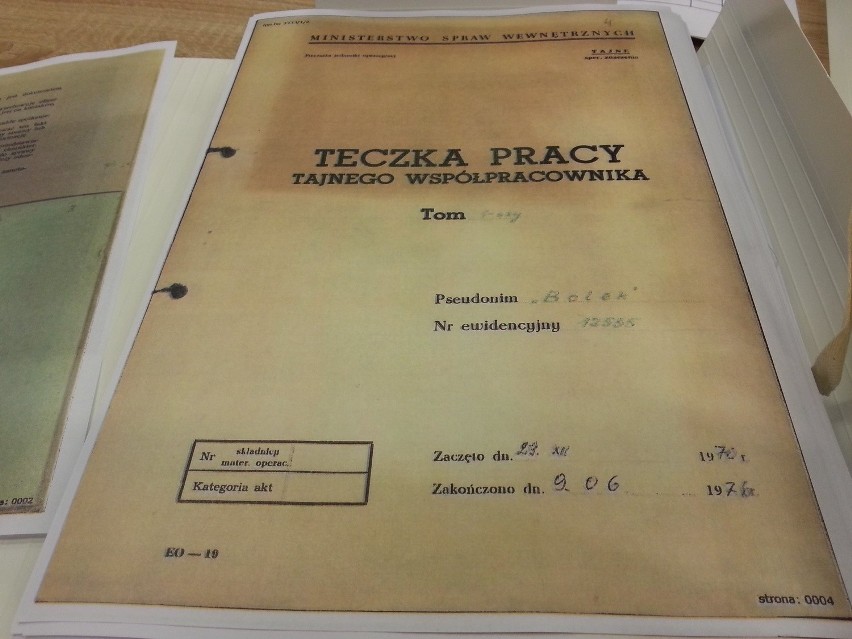 Co zawiera teczka TW "Bolek"? Dokumenty do wglądu w IPN. Wałęsa wciąż zaprzecza, że współpracował