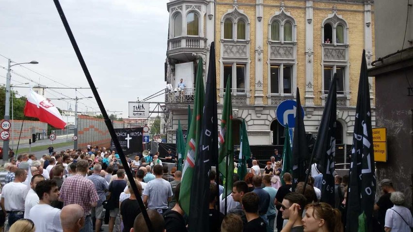 Chorzów: 3 sierpnia, pikieta przed Teatrem Rozrywki