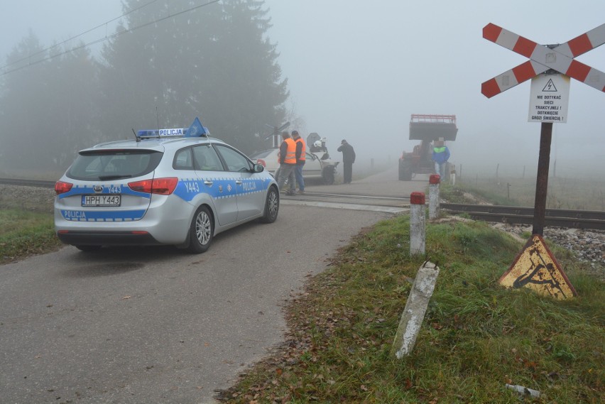 Wypadek w Gierwatach: zderzenie pociągu i osobówki! [ZDJĘCIA+WIDEO]