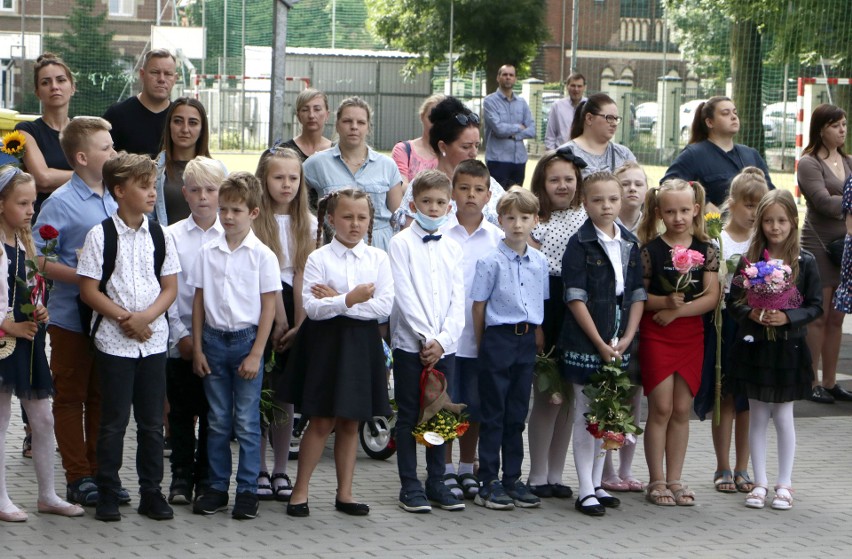 Zakończenie roku szkolnego i wręczenie świadectw w Szkole...