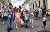 Setki osób wzięły udział w Marszu dla Życia i Rodziny ulicami Kielc. Zwieńczeniem Marszu jest X Uwielbienie w Centrum Miasta