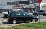 Bytom – Stroszek. Kolizja z udziałem trzech samochodów. Jednym z aut jest karetka transportu sanitarnego