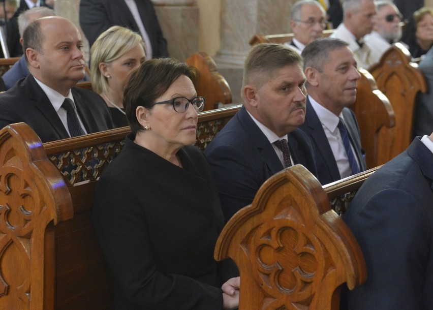 Pogrzeb apb Zimowskiego. Ciało spoczęło w katedrze w Radomiu