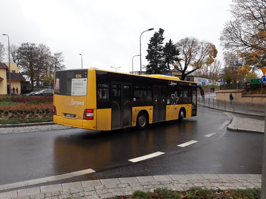 Ruch pod wiaduktem łączącym ulice Szczecińską i Wyszyńskiego...