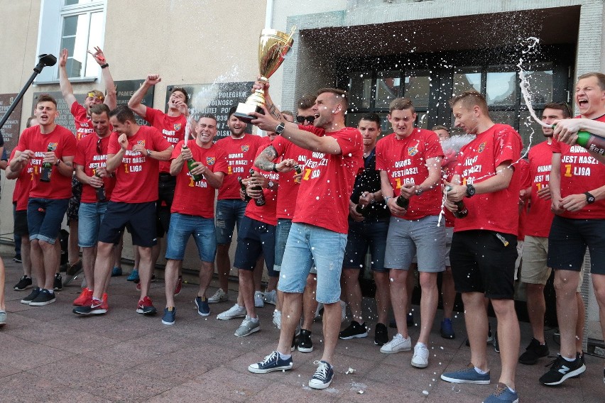 2 liga piłkarska. Odra Opole - Polonia Bytom 3-0