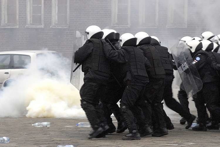 115 policjantów z Jednostki Specjalnej Polskiej Policji...