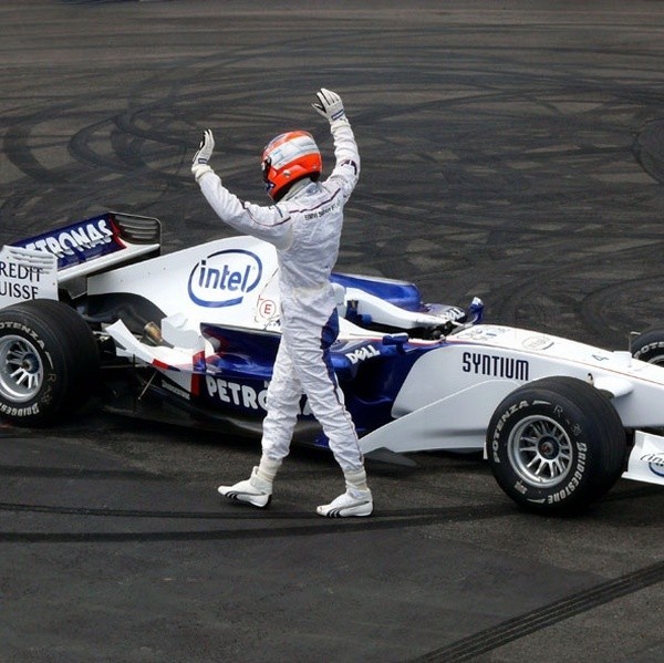 W Pit Lane Park z polskimi kibicami spotkał się Robert Kubica.