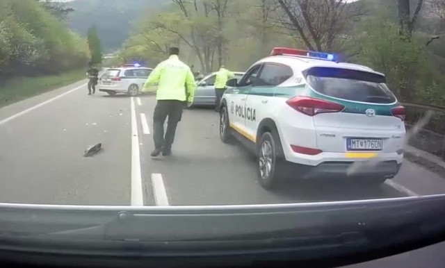 Szaleniec z Polski - tak nazwała słowacka policja kierowcę mazdy, który został zatrzymany w pościgu i aresztowany