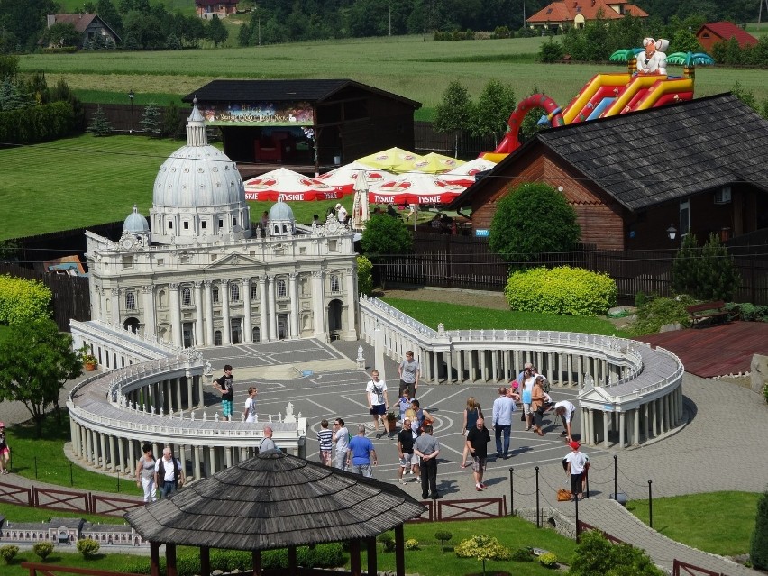 BIURO PODRÓŻY VIATRAVEL MARIUSZ SURZYN...