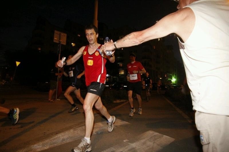 Nocny Wrocław Półmaraton 2013 odwołany! Tłum spontanicznie ruszył ulicami! A Dutkiewicz przeprasza